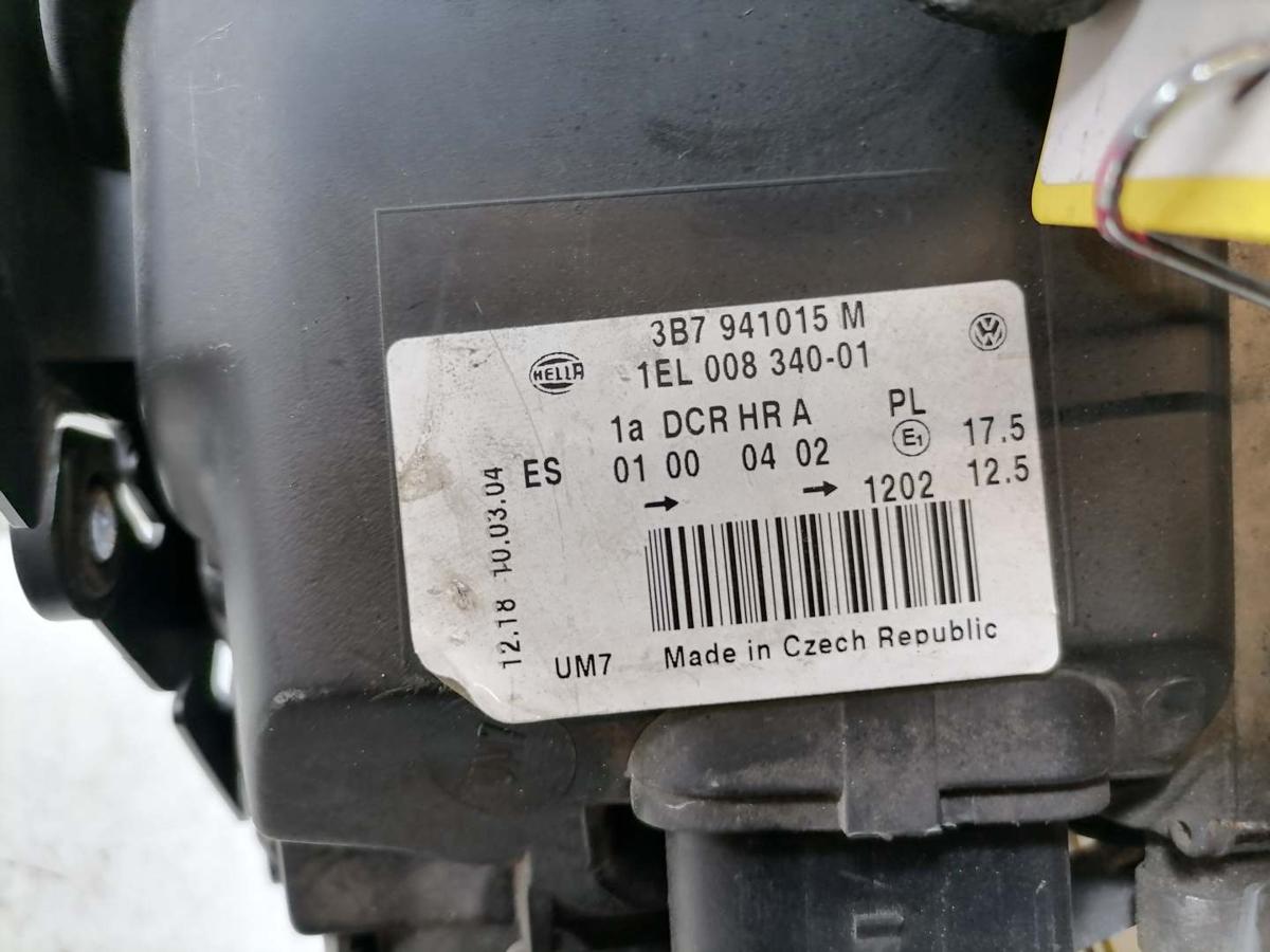 VW Passat 3BG original Xenonscheinwerfer vorn links leicht vergilbt Bj.2005